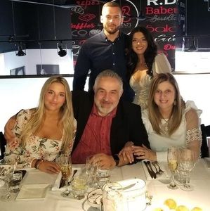 Meet your Posher, Marisa